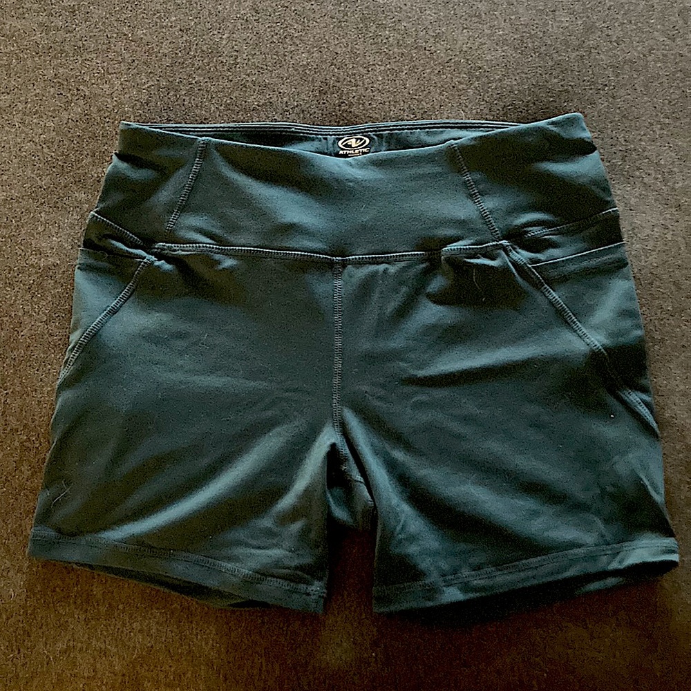 ⚠️ 3 for $10 ⚠️ Althetic works bike shorts